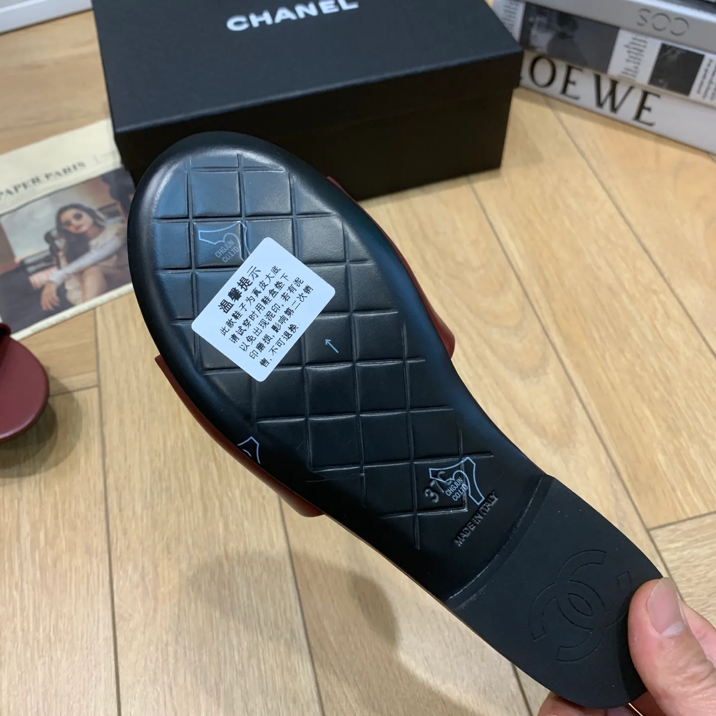 👟👟Ex-factory price 480👟👟 🍀CHANEL2025 Xiaoxiang spring and summer new popular double C diamond buckle flat slippers Material: original calfskin Lining: original inner sheepskin Foot pads: sheepskin Outsole: genuine leather outsole Size: 35-41 (40/41 fixed) 👉